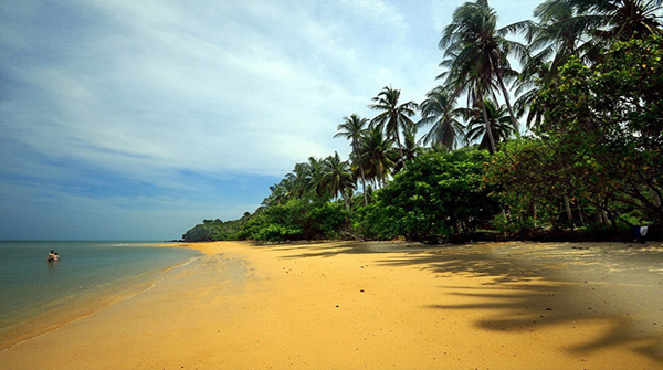 Lam Da Beach