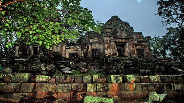 Wat Ek Phnom Temple
